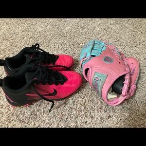 Teeball glove right handed and nikie cleats size 11 used on season on cleats